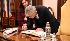 Ingreso de Manuel Rivas en la Real Orden de María Pita