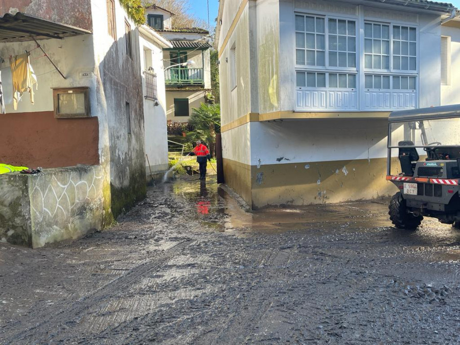 A Acea, Roibeira y Piñeiro, en Betanzos, tratan de recuperar la normalidad tras las últimas crecidas del Mendo