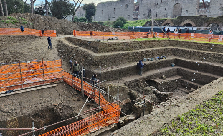 Hallan un busto imperial y monedas antiguas junto a las Termas de Caracalla en Roma