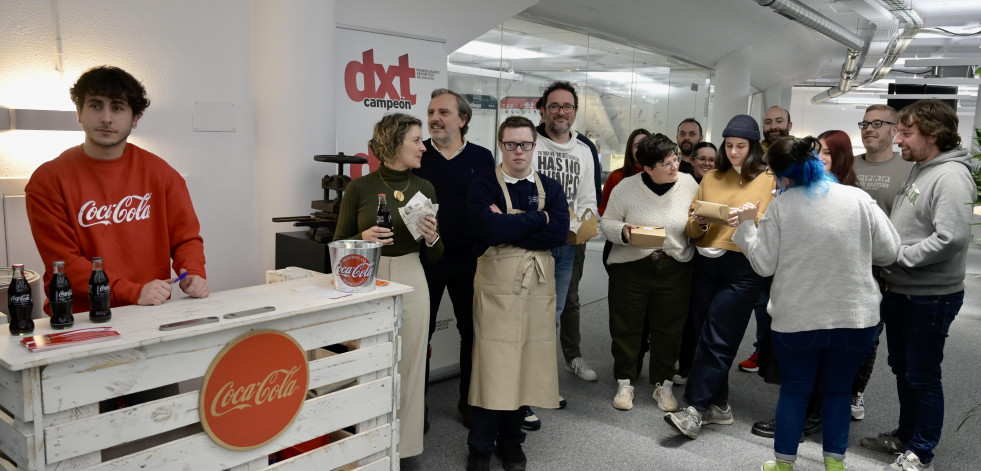 Coca-Cola y Down Experience celebran el patrón de los periodistas en El Ideal Gallego