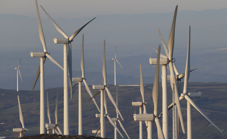 EDP firma acuerdos con Inditex para suministrar energía eólica en Galicia