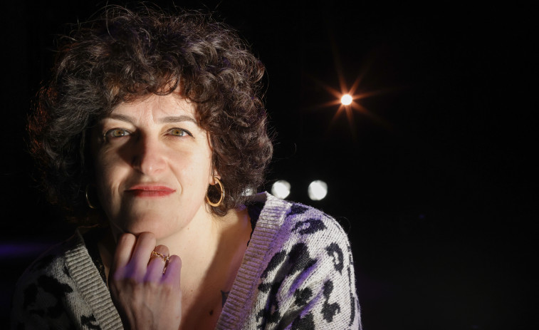 La ferrolana Cristina Moreira, ironía y música para 
