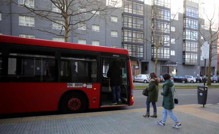 El Ayuntamiento aplica una rebaja del 50% en la tarifa del bus