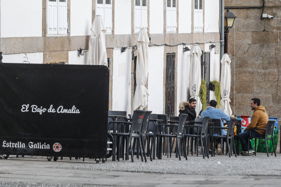 Los vecinos apuestan por hacer de la Ciudad Vieja de A Coruña “un Montmartre”