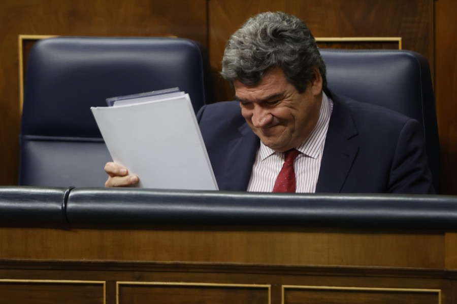 El Gobierno estudia introducir un recargo adicional en las cotizaciones de los salarios más altos