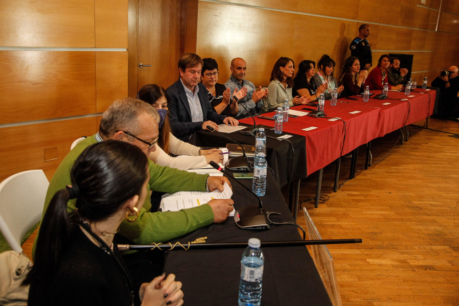 María Nogareda convoca para el día 23 la sesión extraordinaria para informar de las expulsiones de PSOE y Alternativa dos Veciños