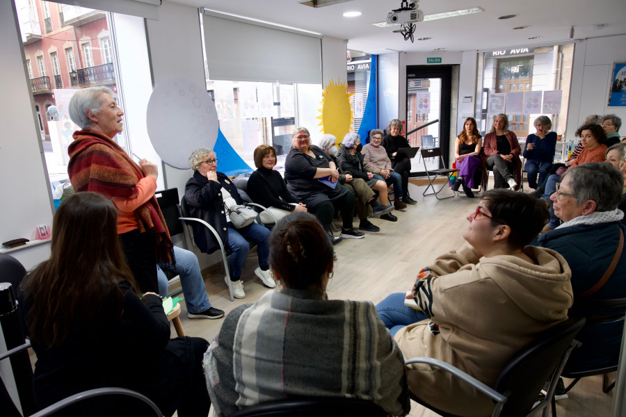 La Marea Atlántica reúne un grupo de mujeres para recoger ideas de cara a las elecciones