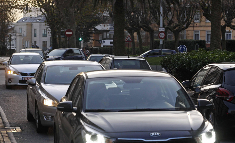 A Coruña tiene el índice de motorización más bajo de las siete ciudades gallegas
