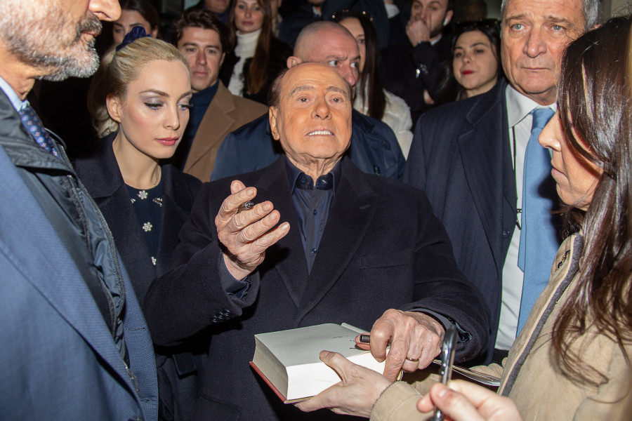 Berlusconi, apoyo del Gobierno italiano, culpa a Zelenski de la invasión de Ucrania por Rusia