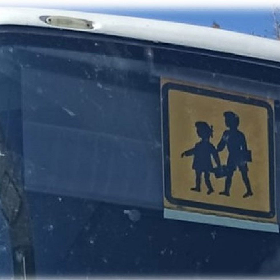 Inmovilizan en Pontevedra un autobús escolar con ITV negativa, sin seguro y con los extintores caducados