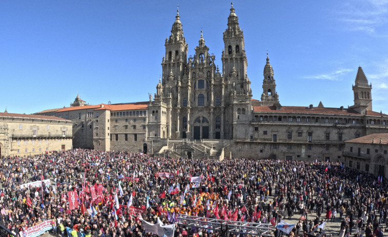 La Xunta “toma nota” de la protesta por la sanidad entre nuevas críticas