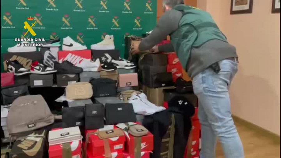 Detenidas en A Coruña dos sospechosas de falsificar marcas de ropa