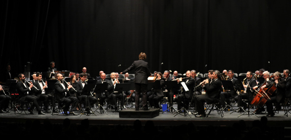 La Banda de A Coruña y la Sinfónica del Conservatorio Superior unen 93 músicos en el Palacio de la Ópera