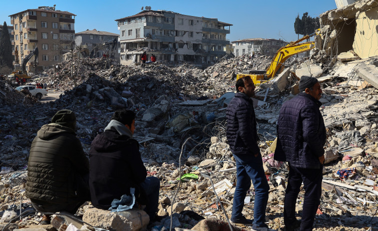 Un epicentro de 300 kilómetros explica la mortal fuerza del seísmo en Turquía