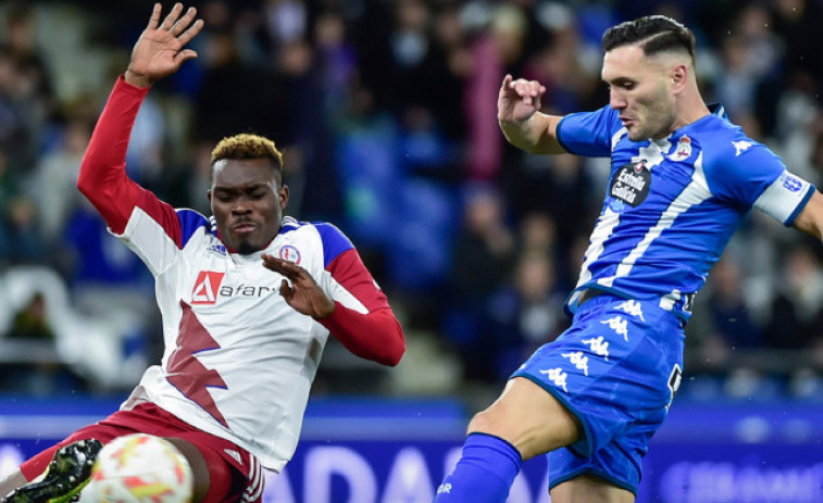 Lucas Pérez se reincorpora a los entrenamientos del Depor tras su paternidad