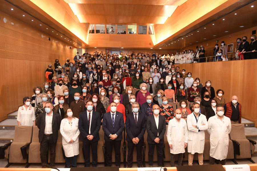 Homenaje al trabajo y entrega de los 260 sanitarios que se jubilan en A Coruña