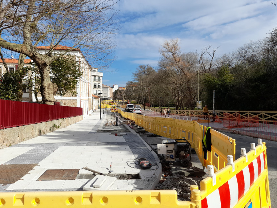 El Gobierno local arteixán última las obras de mejora del entorno del Balneario y del paseo fluvial