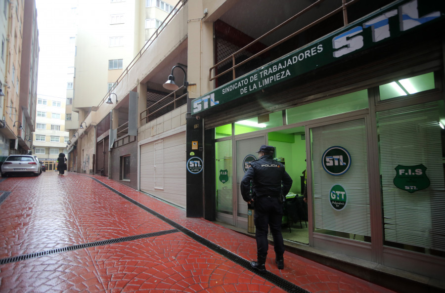 La Policía Nacional detiene a cuatro miembros del sindicato de limpieza de A Coruña