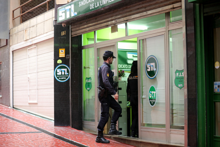 Los cuatro detenidos del sindicato de limpieza de A Coruña, en libertad con cargos