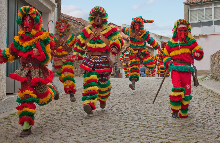 Joroperos y Caretos de Podence animarán el carnaval en Sada