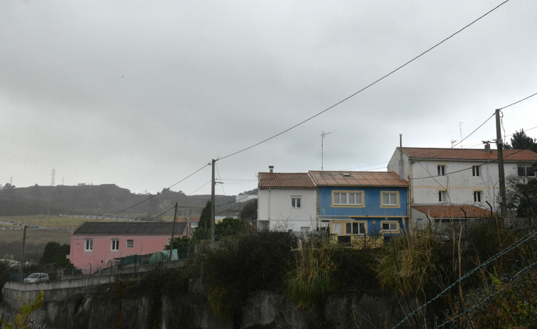 Los vecinos de Vío denuncian problemas para ducharse por la falta de presión del agua
