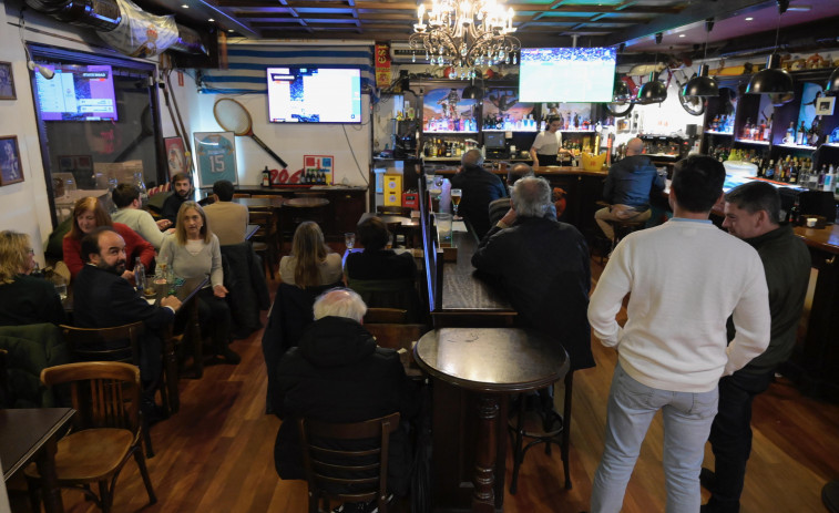 Reportaje | Fútbol, cañas y pinchos: un hábito que vuelve a ser codificado para la hostelería