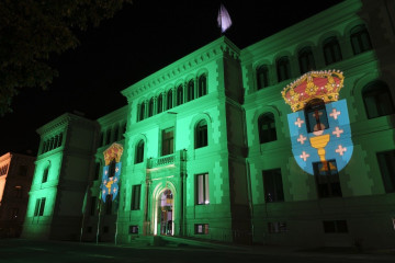 San Caetano iluminada de verde