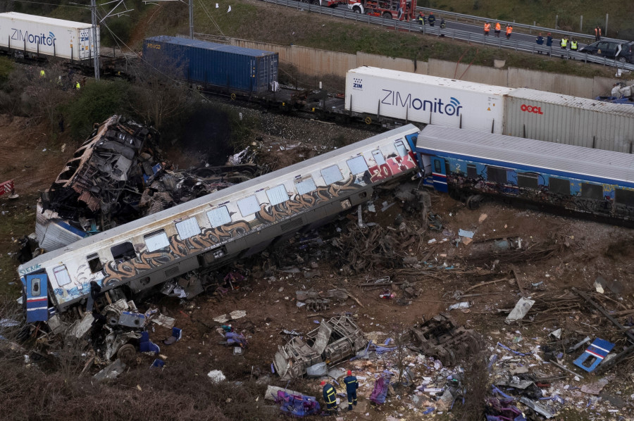 Al menos 36 muertos en un accidente de tren en Grecia