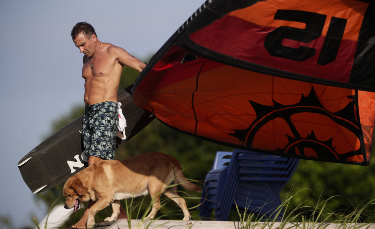 La cala de Bens será la primera playa canina de A Coruña