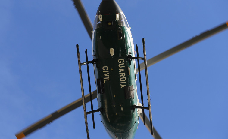 Un helicóptero de la Guardia Civil aterriza en Sóller en mitad de un partido de fútbol