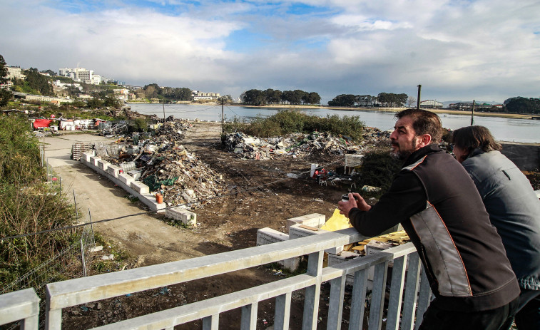 Retirar toda la basura del poblado de A Pasaxe costará un millón de euros