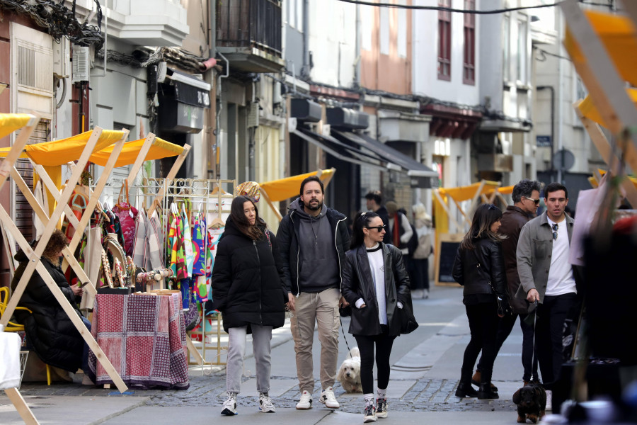 El comercio local del Orzán sale a la calle en la edición del Feirarrúa más especial