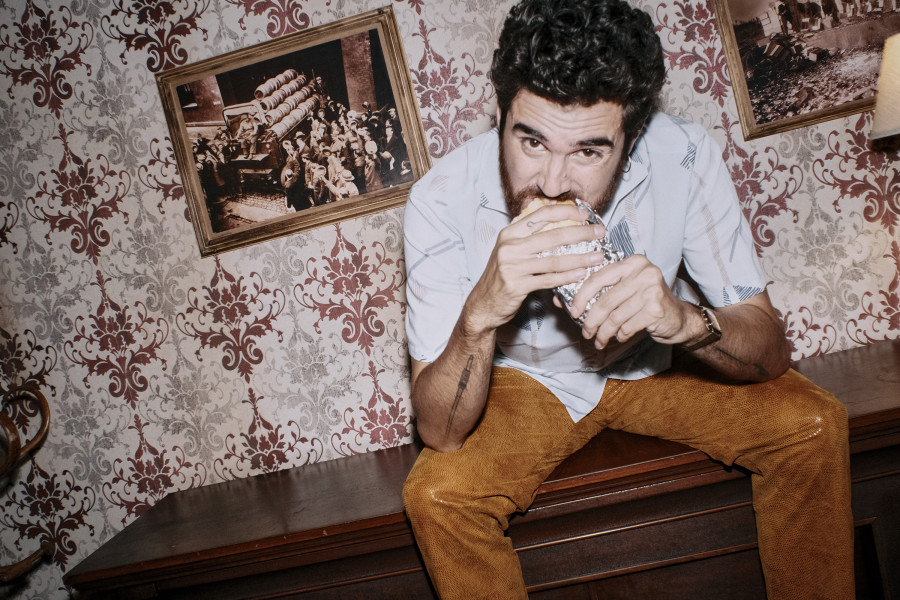 Ricardo Moya | “Entre música y podcast, no creo que haya que elegir a un hijo y al otro tirarlo al río”