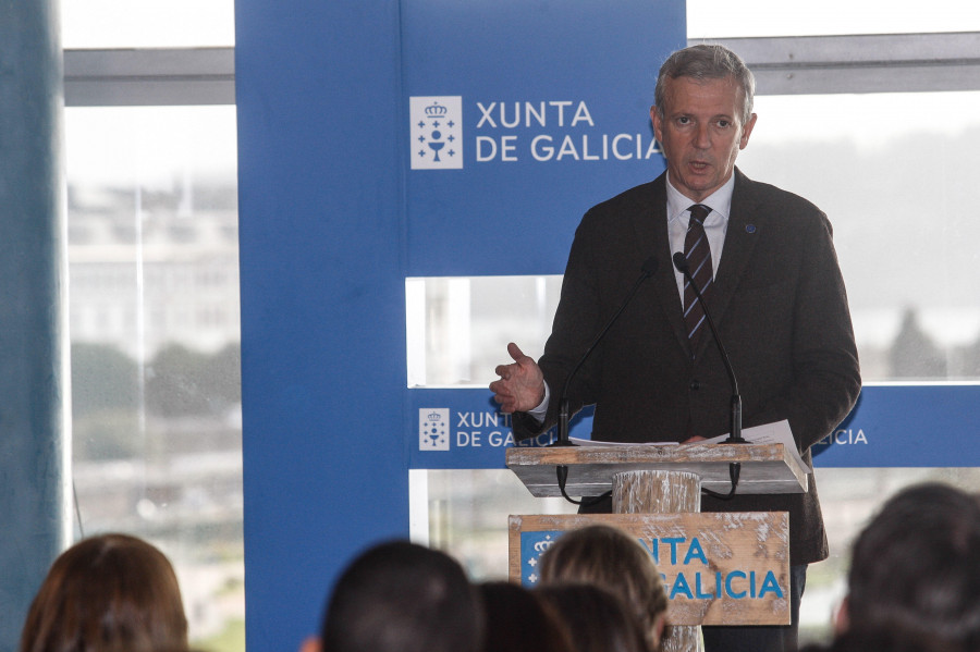 El presidente de la Xunta ve una "magnífica noticia" la propuesta de compra de Alu Ibérica en A Coruña