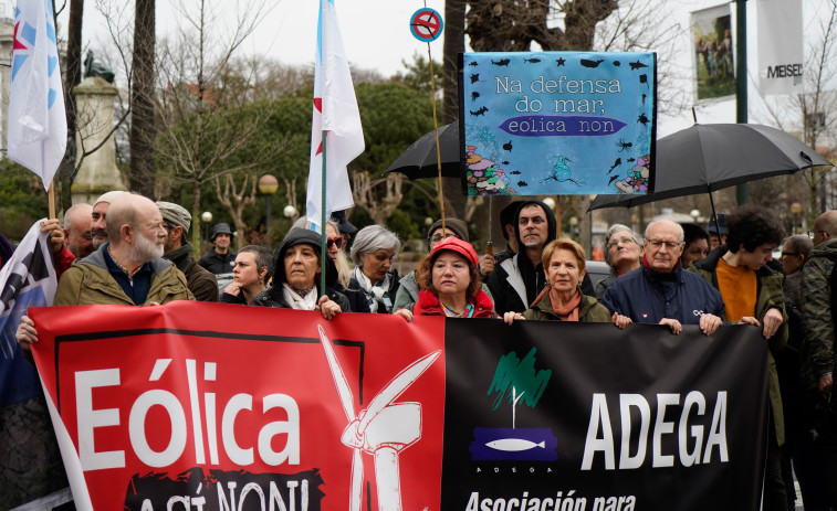 El sector pesquero se concentra en A Coruña en contra de la eólica marina