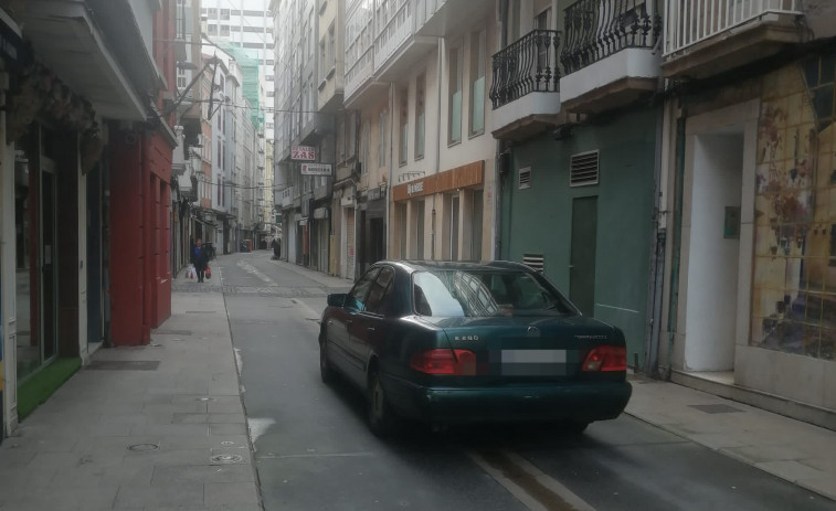 Los vecinos califican la zona peatonal de la Cormelana de “autopista del Atlántico”