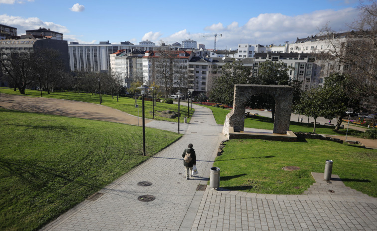 Los vecinos solicitan una zona de juegos cubierta dentro del parque de Oza