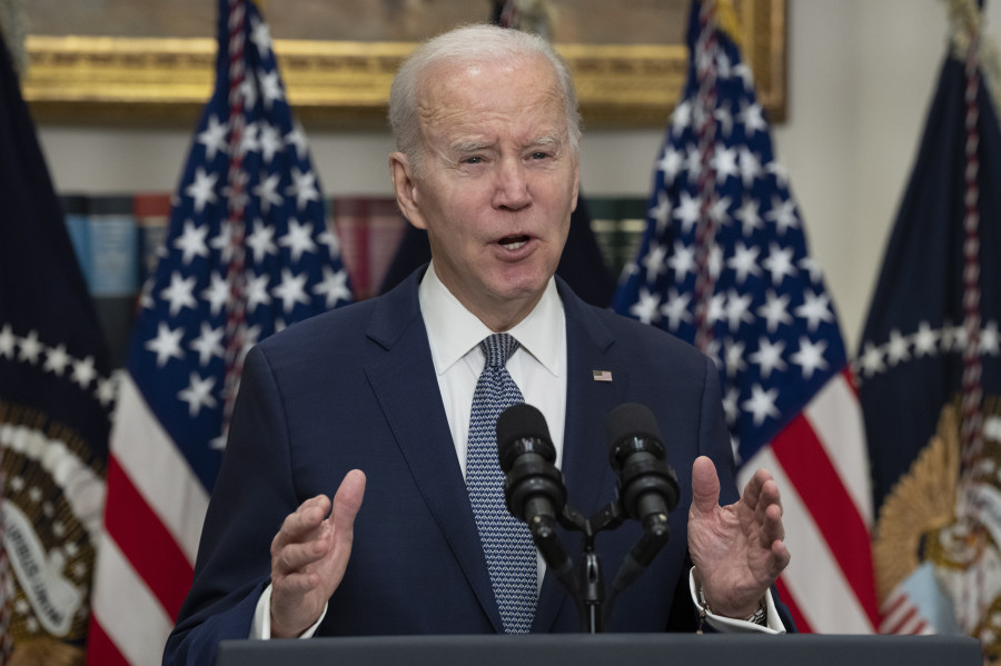 Biden tranquiliza a los estadounidenses y dice que el sistema bancario es seguro