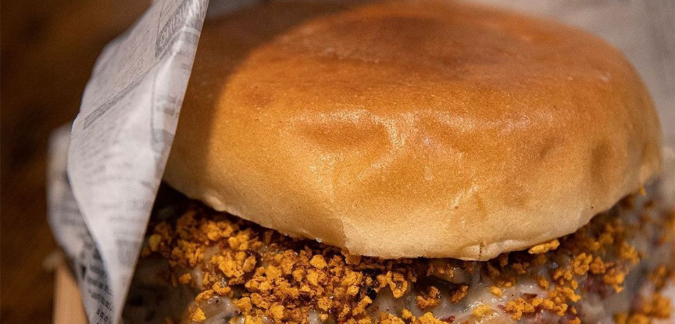 La nueva hamburguesa efímera pertenece a Rafa Centeno, chef en Maruja Limón