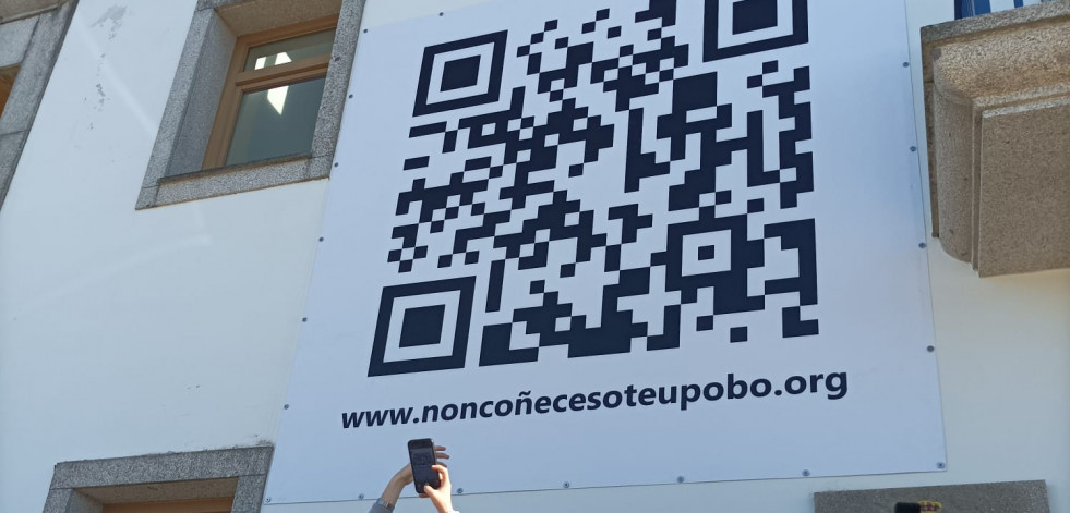 Los enigmáticos códigos QR que inundan Bergondo