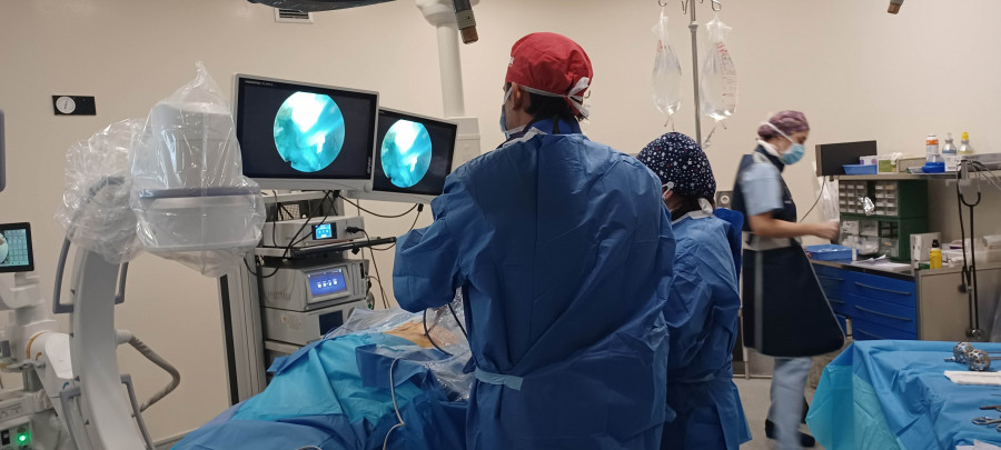 El hospital San Rafael aplica una técnica novedosa para operar hernias discales sin dolor