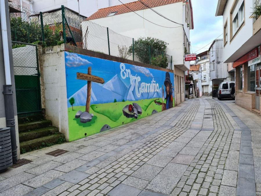 Miño estrena tres murales para mejorar su paisaje urbano