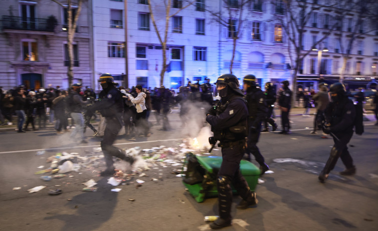 Las gasolineras francesas se quedan sin carburante y el Gobierno interviene