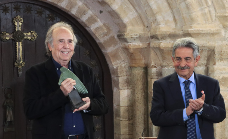 Joan Manuel Serrat recibe 