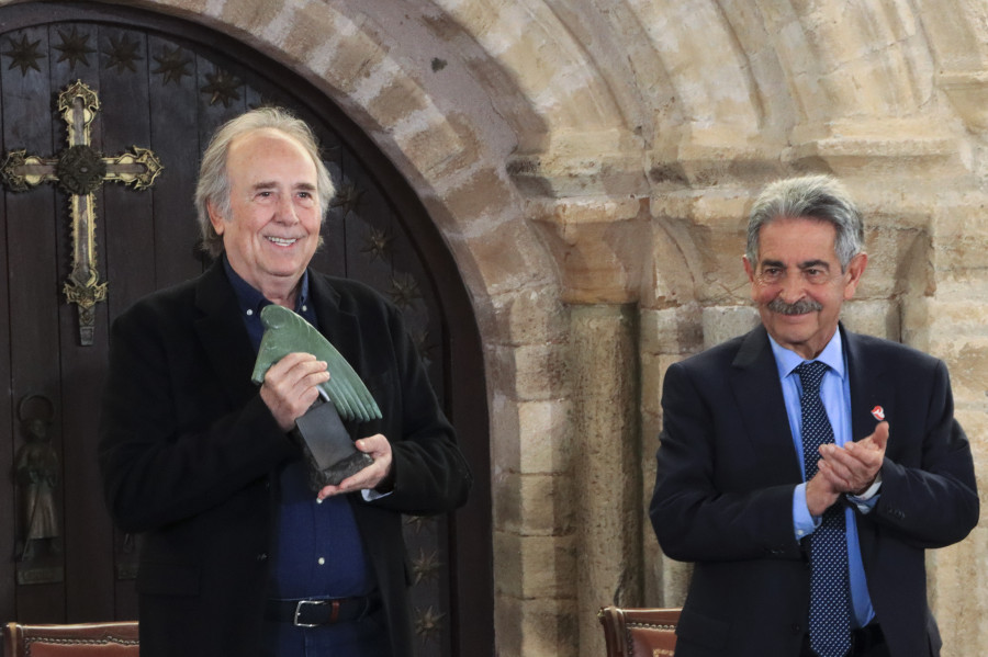 Joan Manuel Serrat recibe "con los brazos abiertos" el premio Beato de Liébana