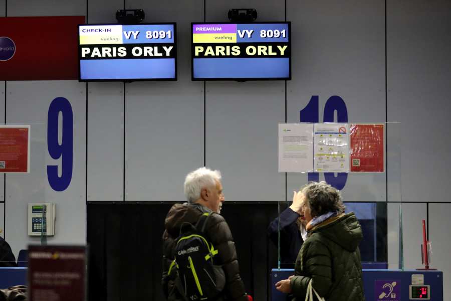 El aeropuerto de Alvedro dice adiós a la ruta a París