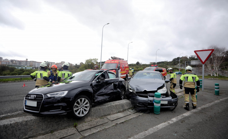 Al menos un herido en un accidente entre dos coches en la Tercera Ronda de A Coruña
