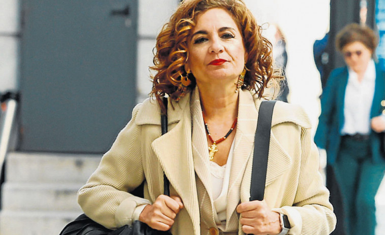 Montero contrasta la actitud mostrada por la exdirectora  de la Guardia Civil con la del PP