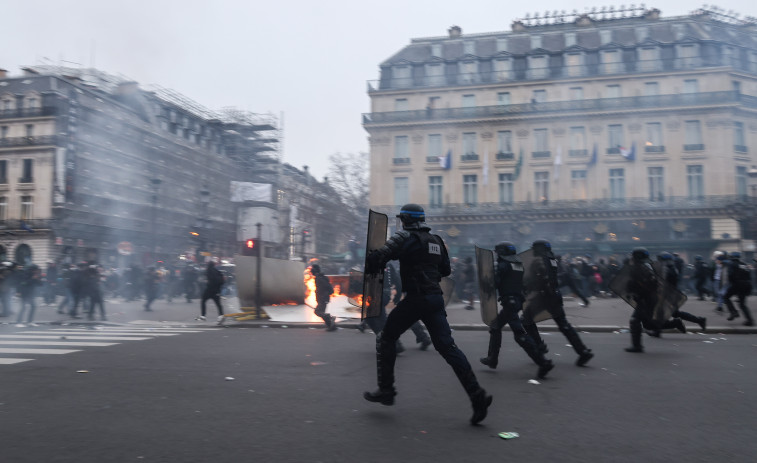 Detenidas cerca de 500 personas en los disturbios en Francia con otros tantos agentes heridos