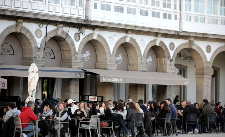 La hostelería y el ocio nocturno de A Coruña salvan con nota el tradicional peor trimestre